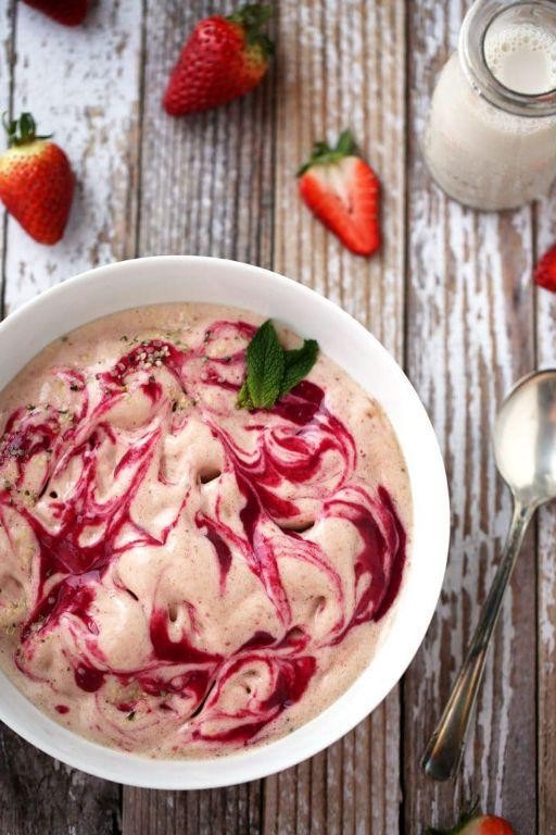 Creamy Strawberry Swirl Ice Cream