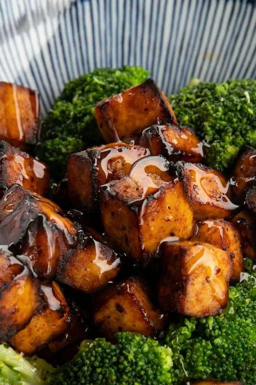 Crispy Air Fryer Tofu with Sriracha