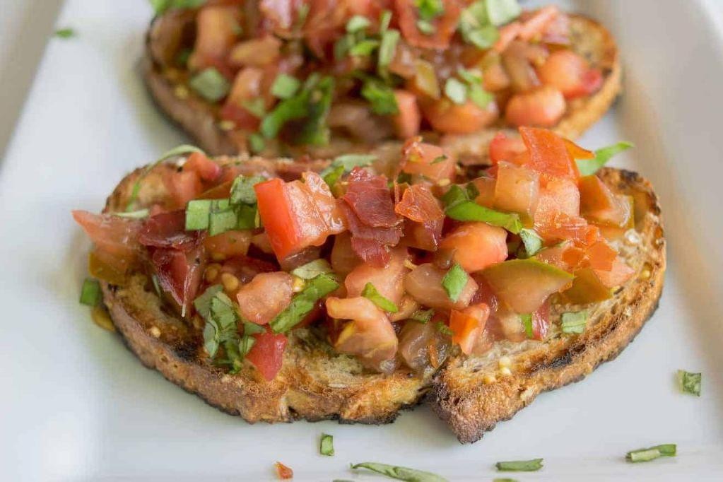 Crispy Prosciutto and Tomato Bruschetta