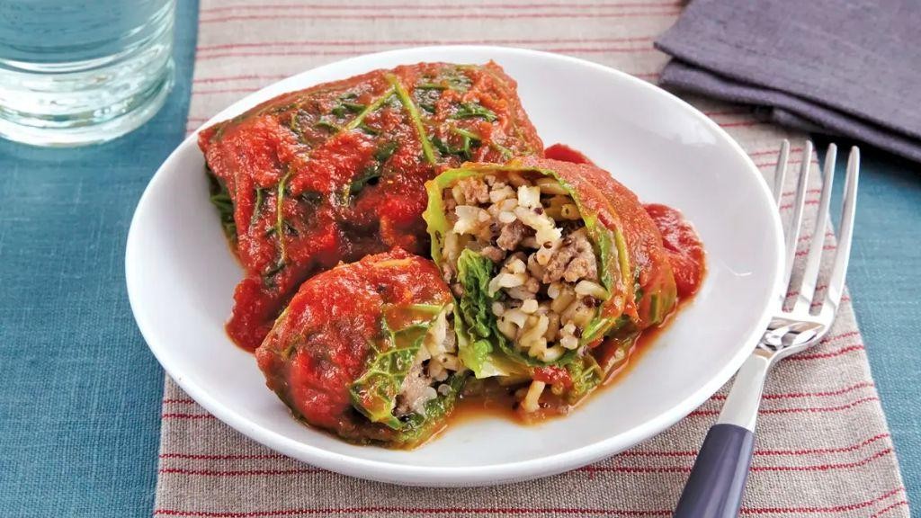 Crock Pot Quinoa and Beef Stuffed Cabbage Rolls
