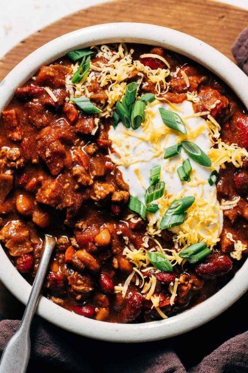 Crockpot Chili with Beans and Flavorful Spices