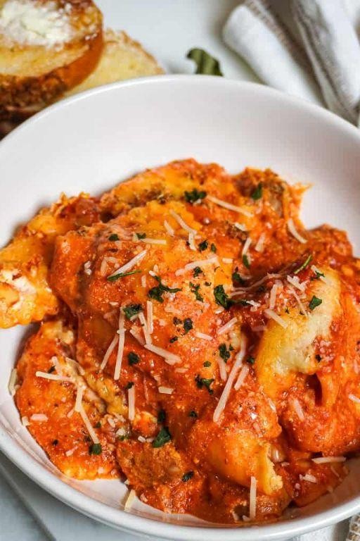 Crockpot Ravioli with Creamy Marinara Sauce