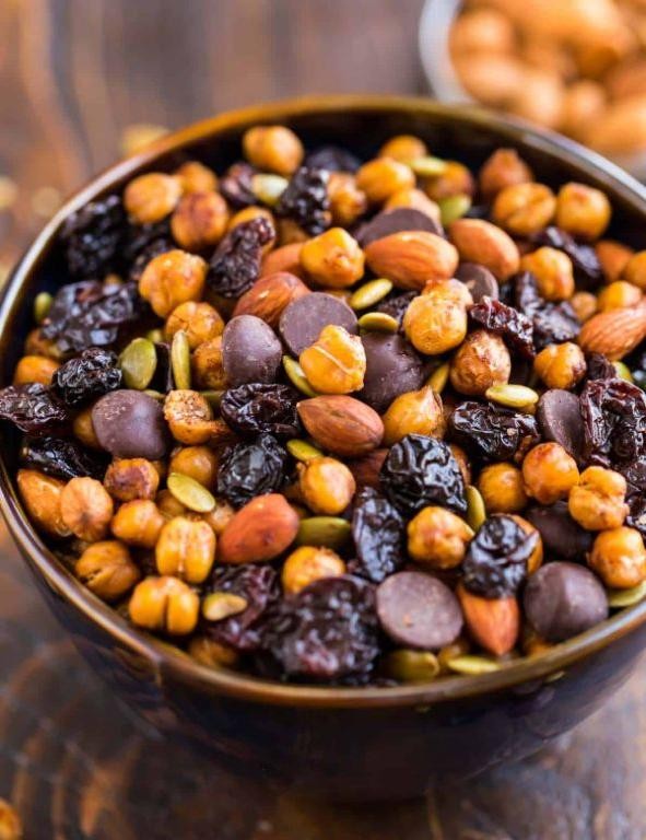 Crunchy Chickpea Snack Mix
