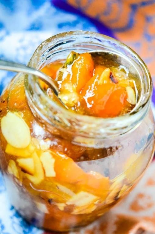 Cumquat Marmalade with Almonds