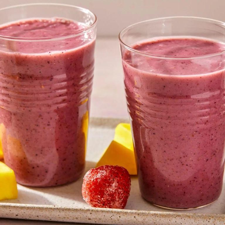 Curdled Milk and Fruit Smoothie