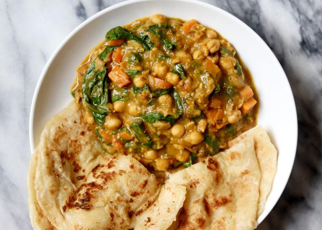 Curried Chickpeas with Roti