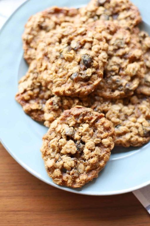 Date and Nut Oatmeal Cookies