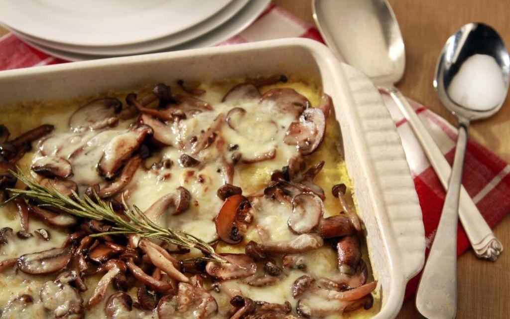 Decadent Baked Polenta Gratin with Fontina Cheese