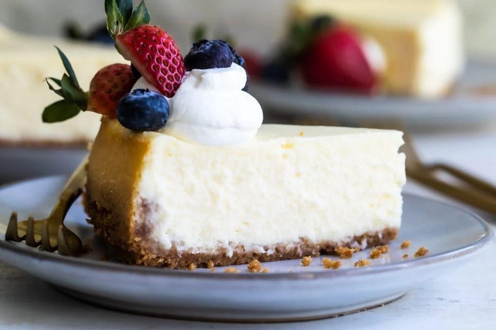 Decadent Fluffy Vanilla Cheesecake