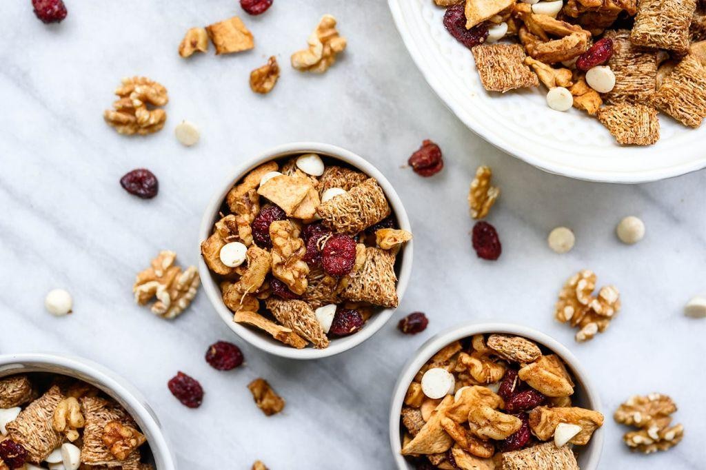 Dehydrated Apple and Walnut Snack Mix