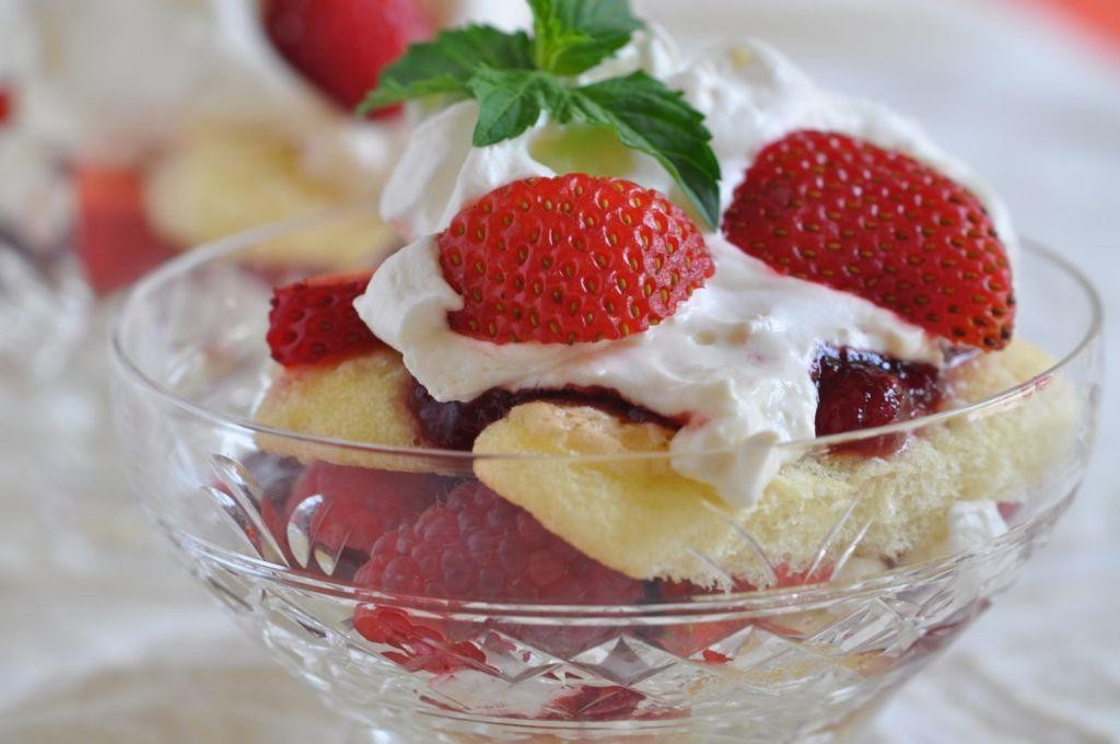 Diabetic-Friendly Berry Parfait
