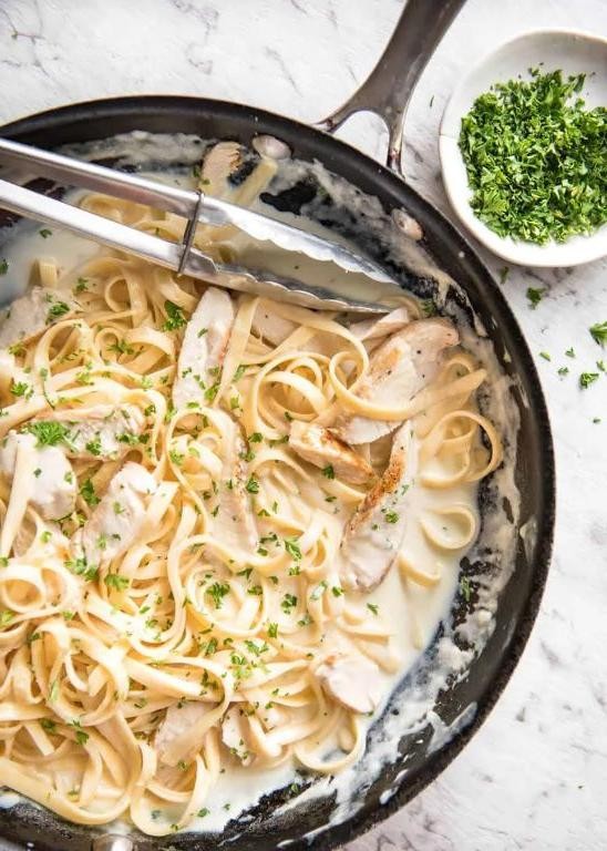 Easy Chicken Alfredo Pasta