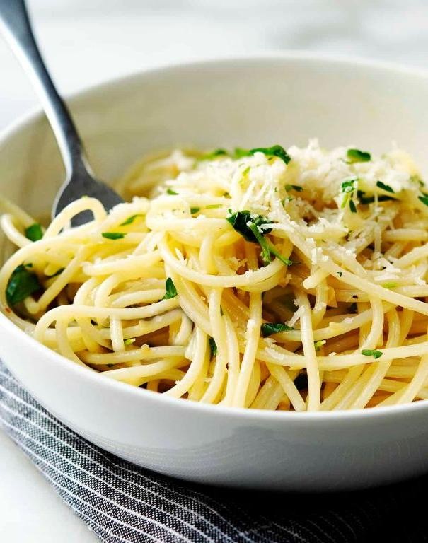 Easy Lemon Garlic Pasta