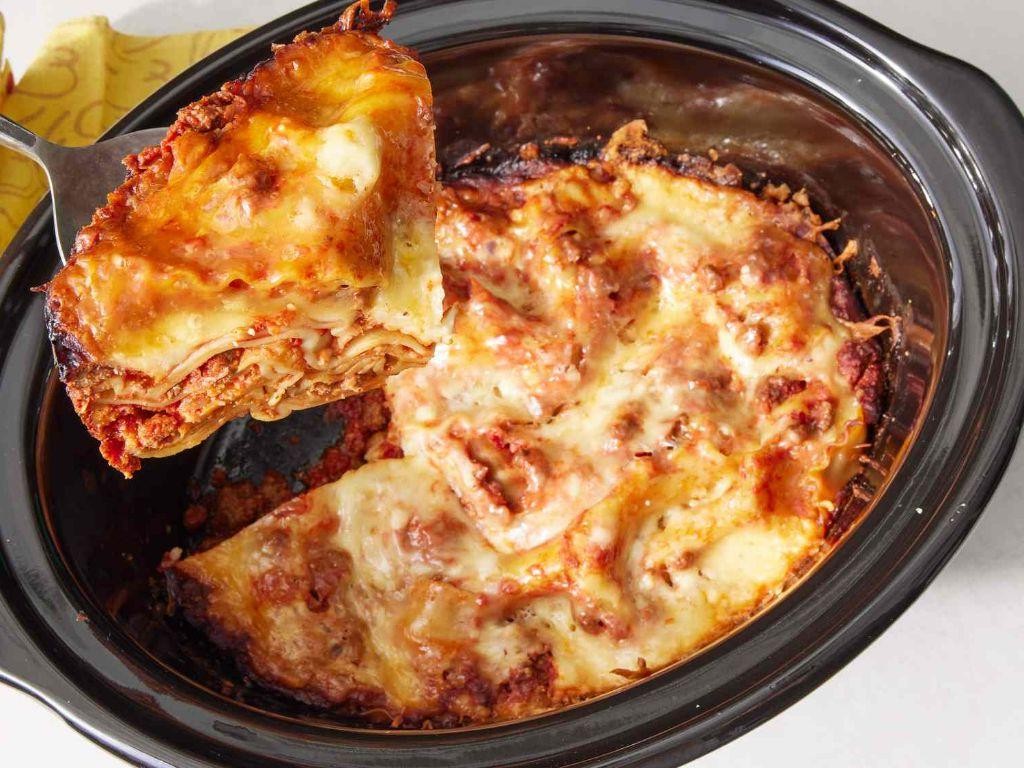 Easy Slow Cooker Lasagna