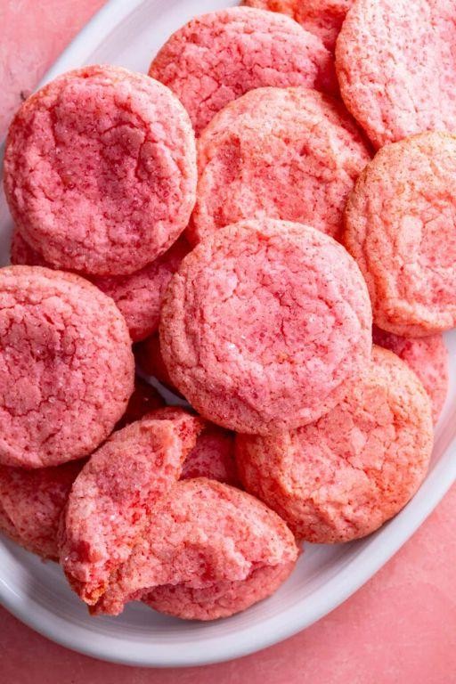 Easy Strawberry Sugar Cookies