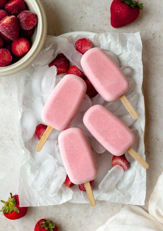 Easy Strawberry Yogurt Popsicles