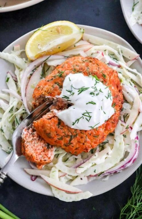 Fennel-Salmon Patties with Dill Sauce