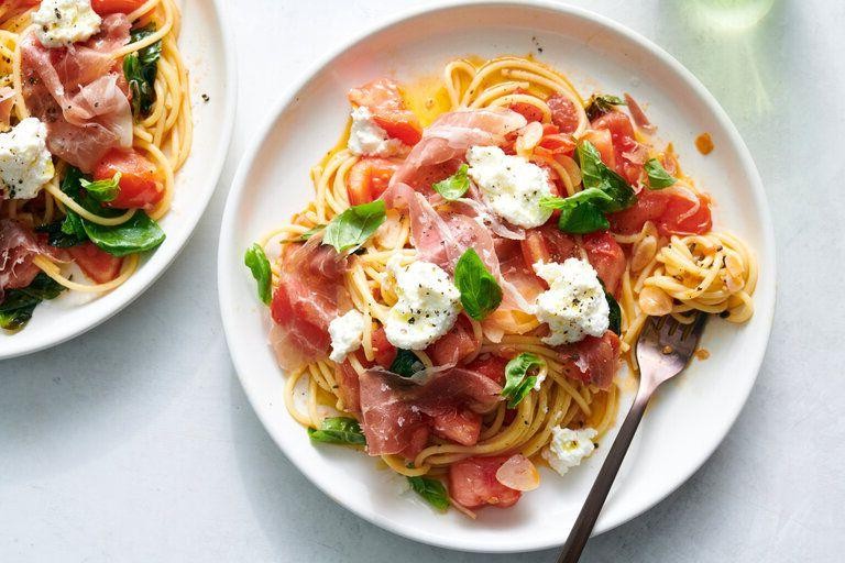 Fettuccine with Cherry Tomato and Prosciutto
