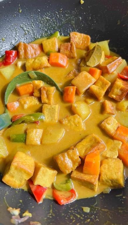 Filipino-Style Vegetable Curry