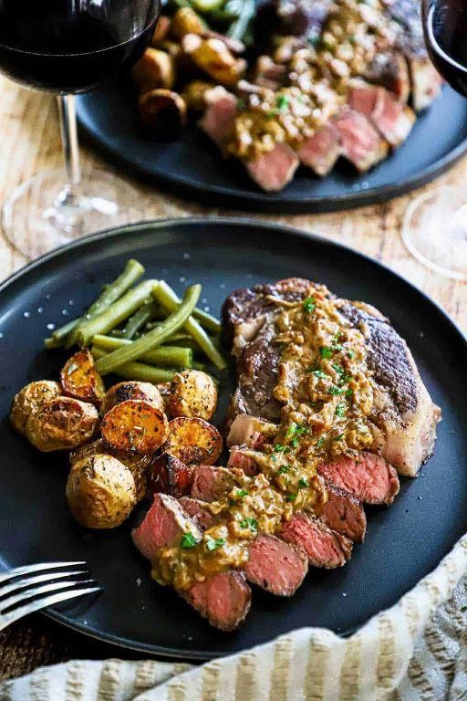 Fillet Steak with Gorgonzola and Caramelized Onions