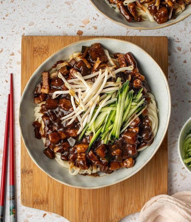 Flavorful Korean Ground Pork Jjajangmyeon