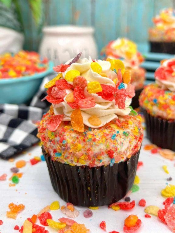 Fruity Pebbles Cupcake Surprise