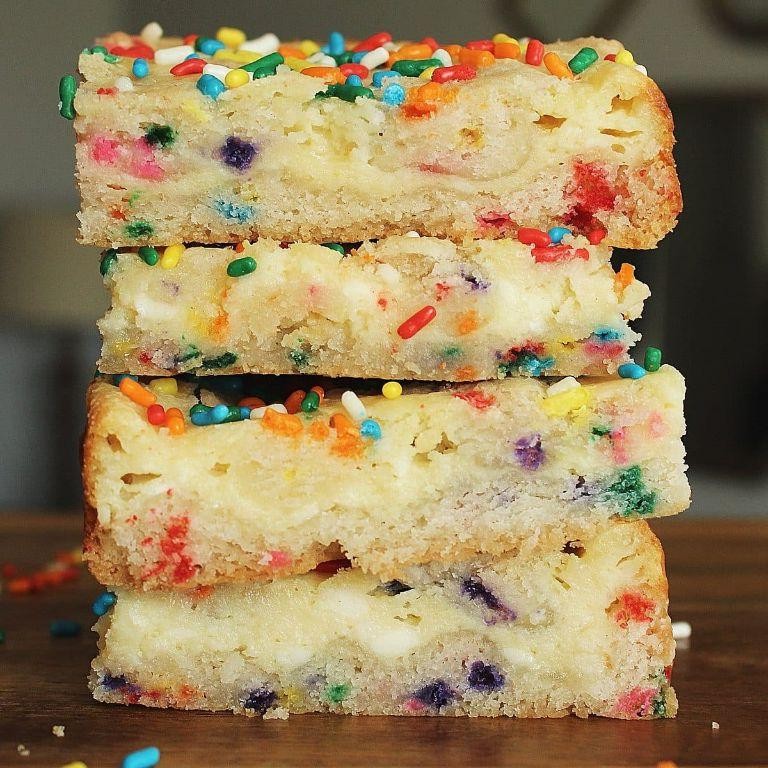 Funfetti Cookie Cheesecake Bars