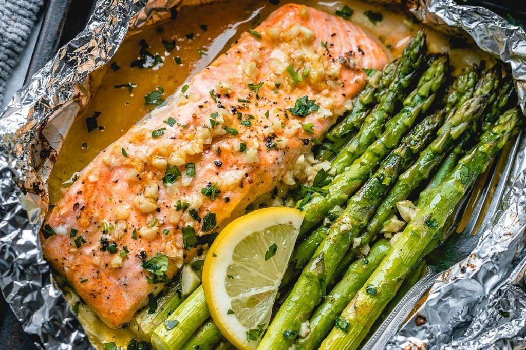 Garlic Butter Salmon and Asparagus in Foil