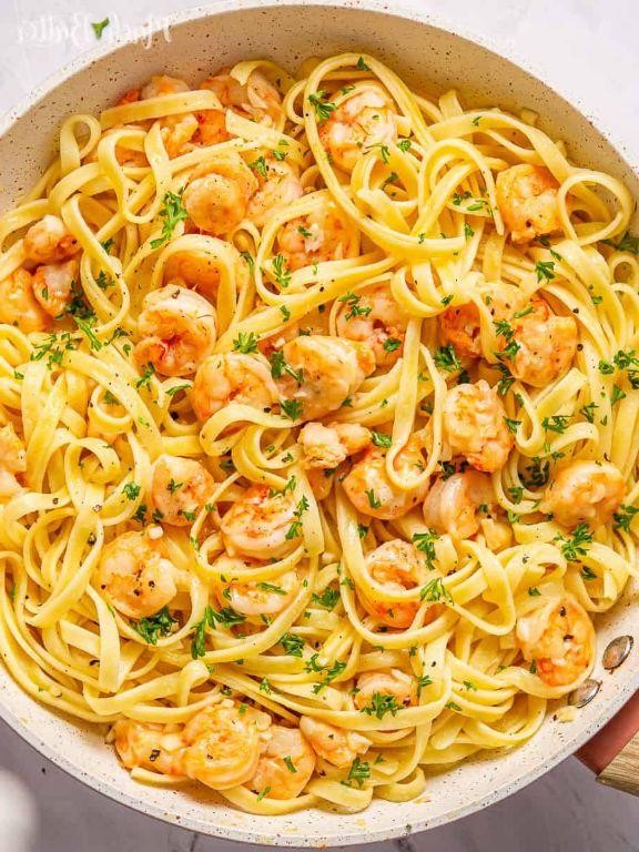 Garlic Butter Shrimp Fettuccine Alfredo