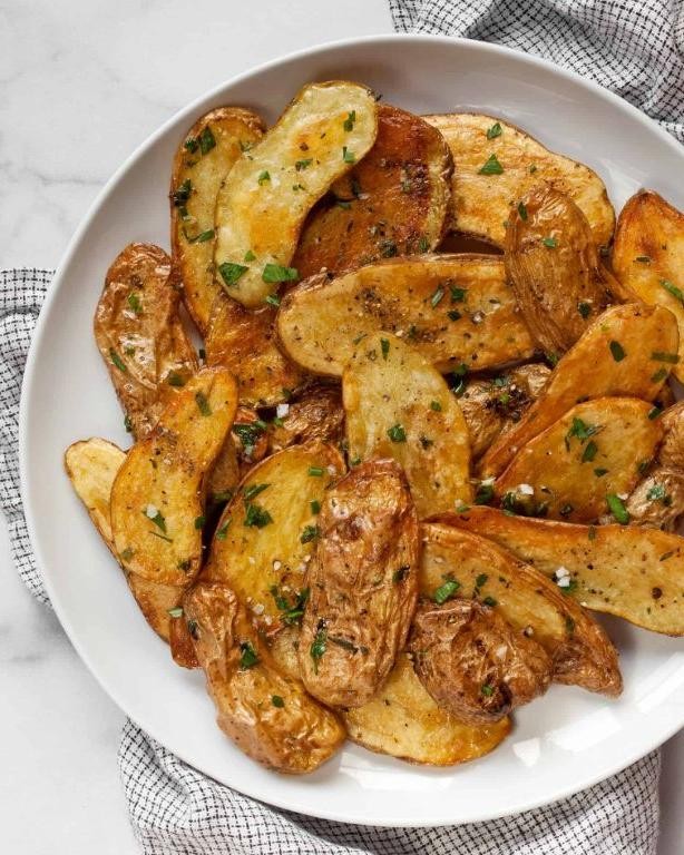 Garlic Herb Roasted Fingerling Potatoes