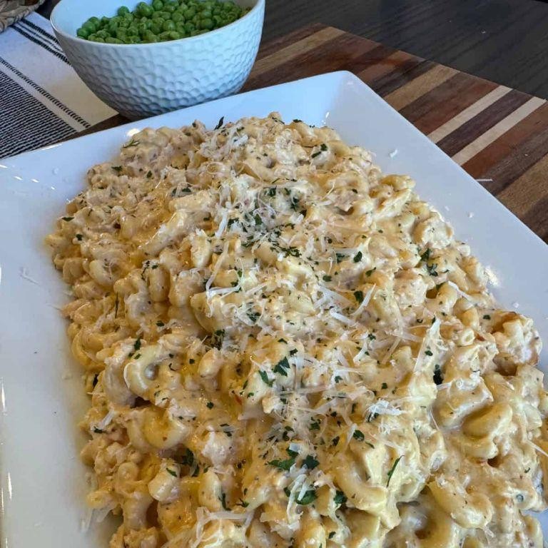 Garlic Parmesan Crockpot Mac and Cheese