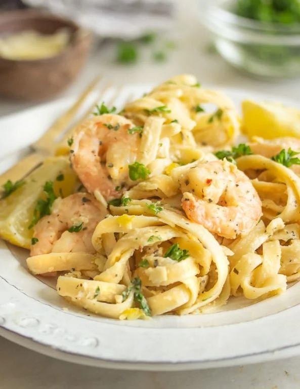 Garlic Parmesan Shrimp Fettuccine