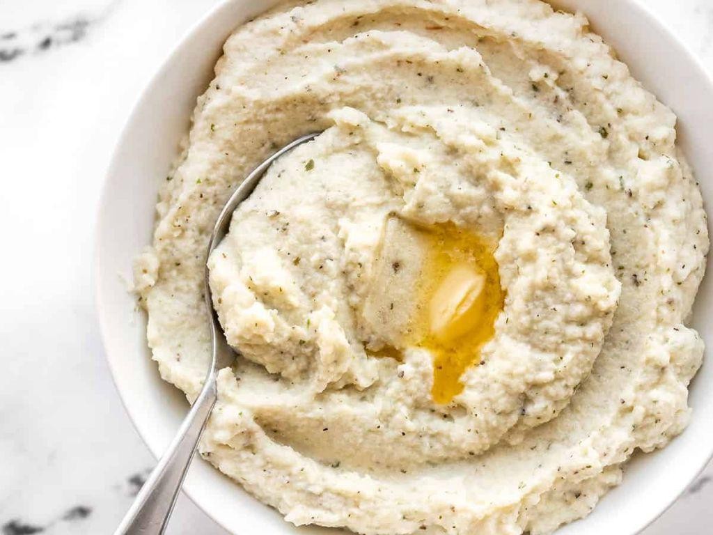 Garlic and Herb Mashed Cauliflower
