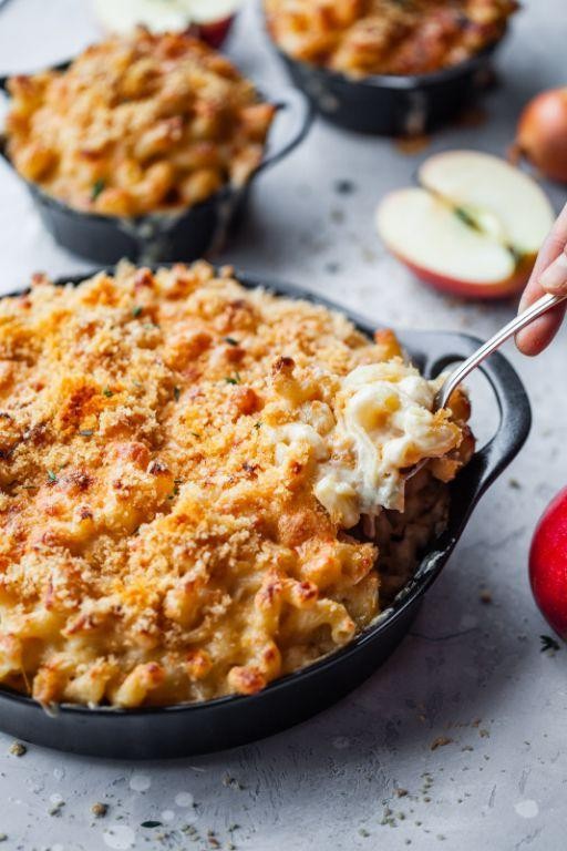 Gooey Baked Mac and Cheese with Caramelized Onions