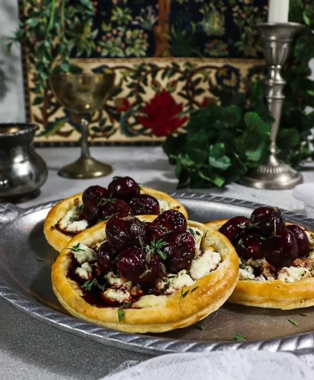 Grapes and Goat Cheese in Puff Pastry