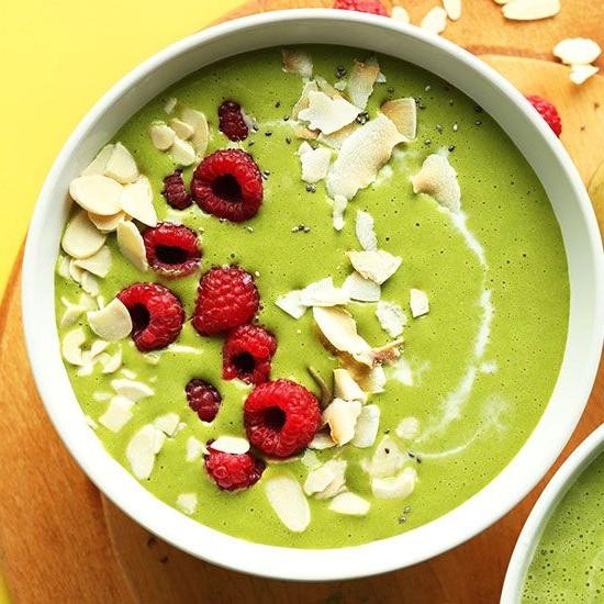 Green Tea Infused Acai Bowl with Spinach