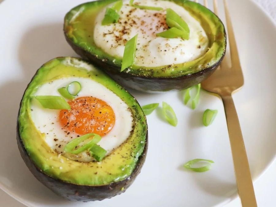 Grilled Avocado and Egg Breakfast Boats