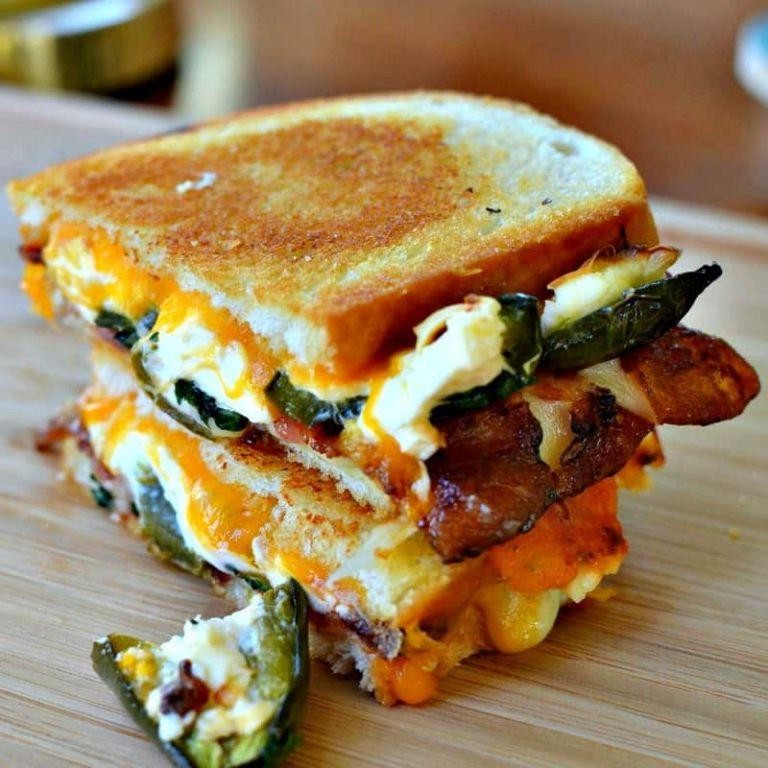Grilled Jalapeno and Cream Cheese Sandwich