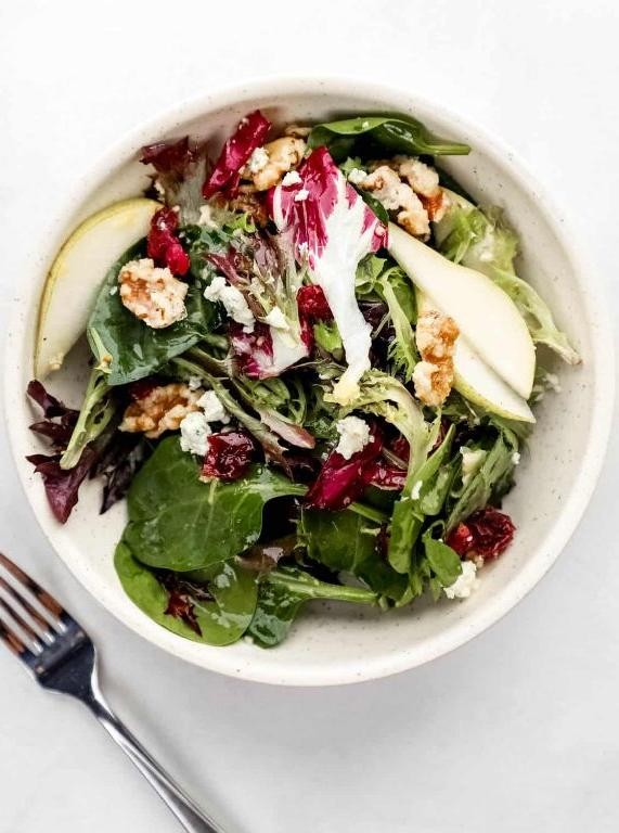 Grilled Pear and Blue Cheese Mixed Green Salad