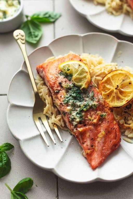 Grilled Salmon with Lemon Garlic Butter Sauce