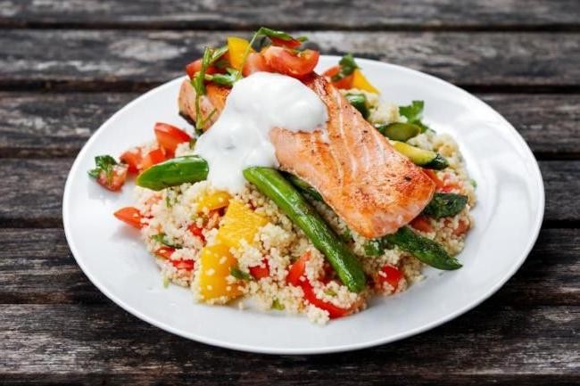Grilled Salmon with Lemon-Dill Quinoa Salad