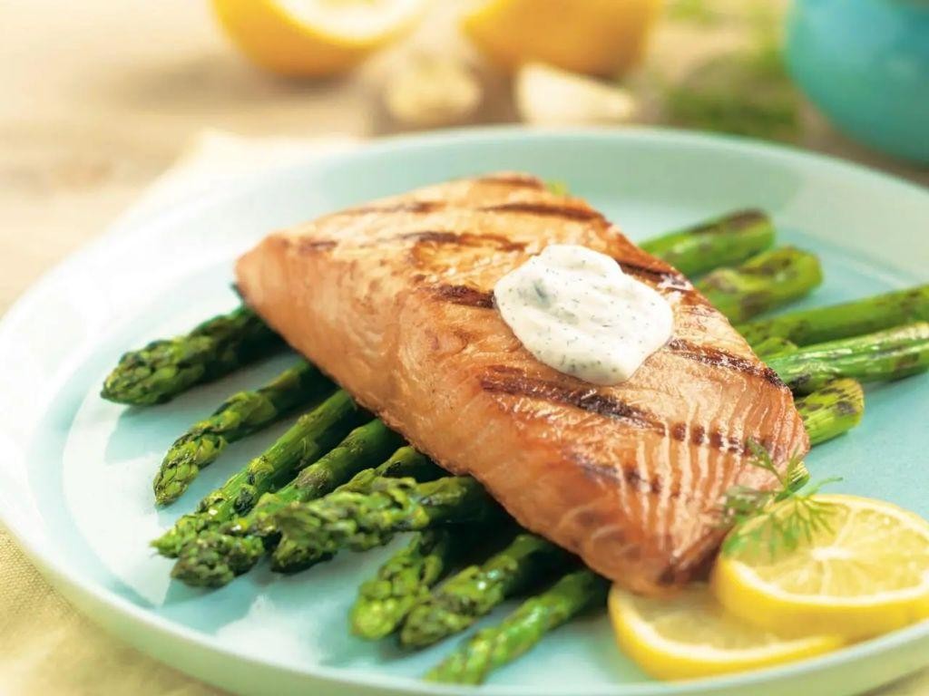 Grilled Salmon with Lemon-Dill Sauce and Asparagus