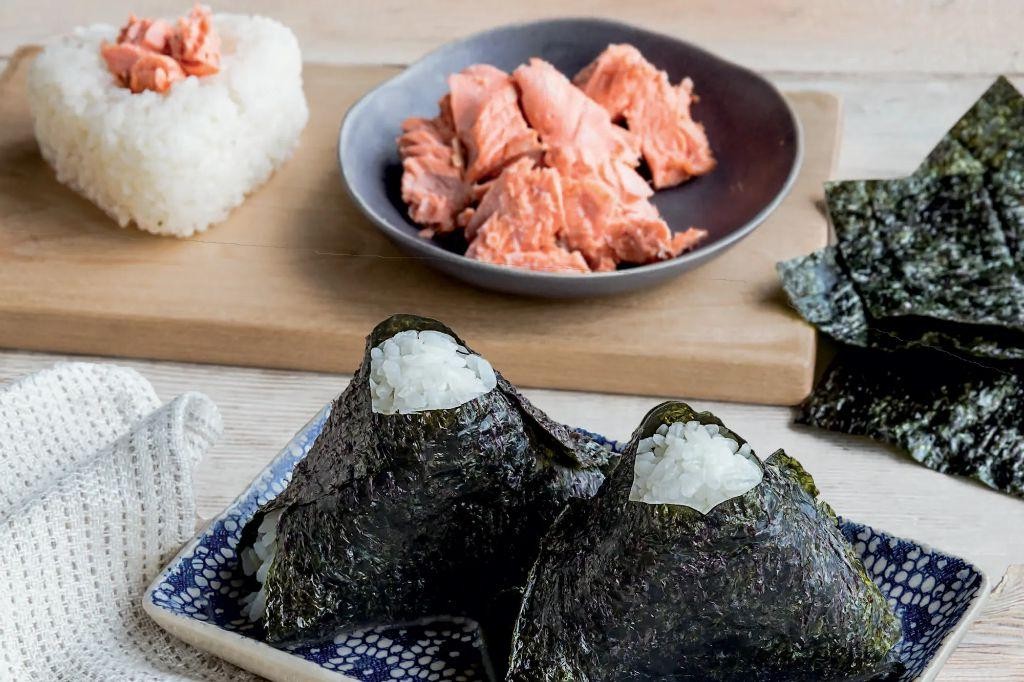 Grilled Salmon with Soy Sauce Onigiri