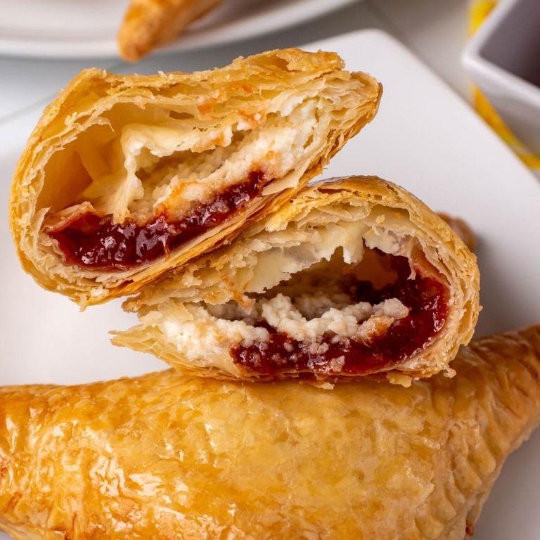 Guava and Cheese Pastelitos