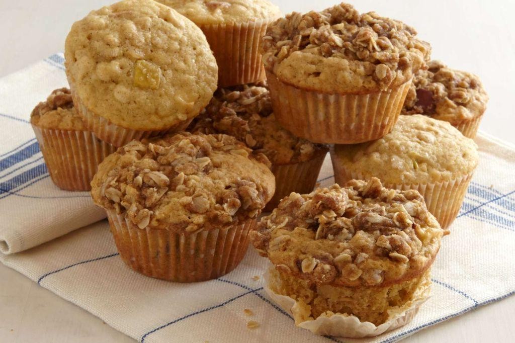 Healthy Apple Cinnamon Muffins with Oats