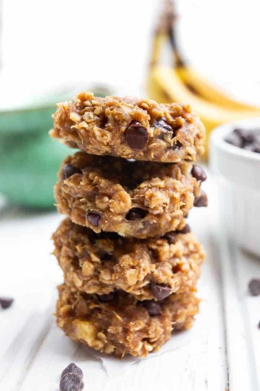 Healthy Banana Peanut Butter Oatmeal Cookies