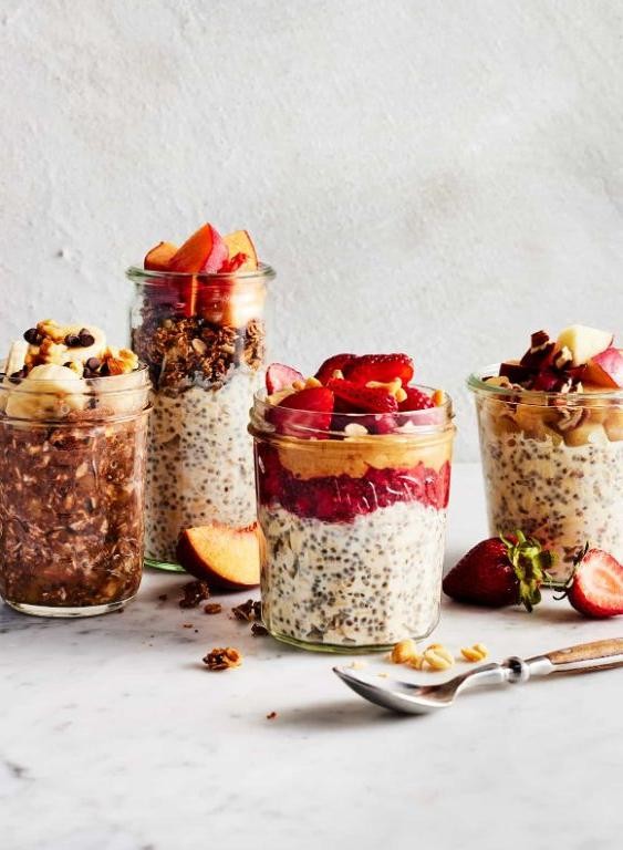 Healthy Overnight Oats with Honey and Almonds