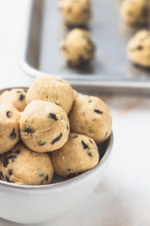 Healthy Peanut Butter Chocolate Chip Bites