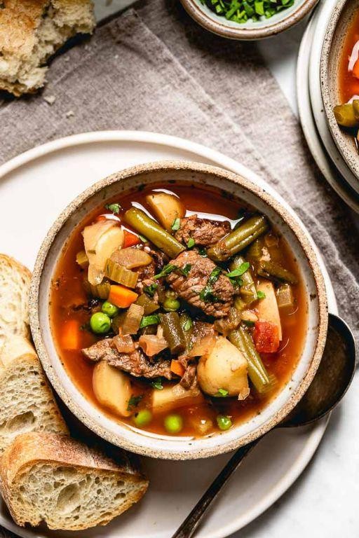 Hearty Beef and Vegetable Crockpot Soup