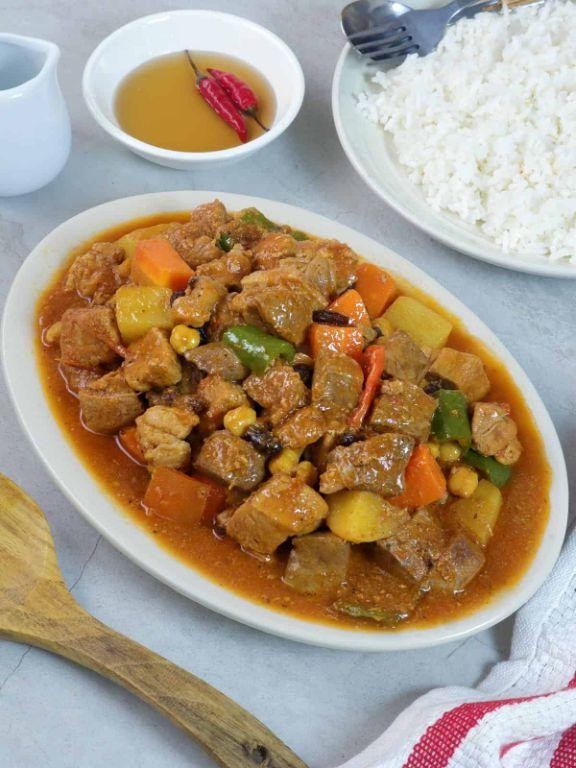 Hearty Filipino Pork Menudo